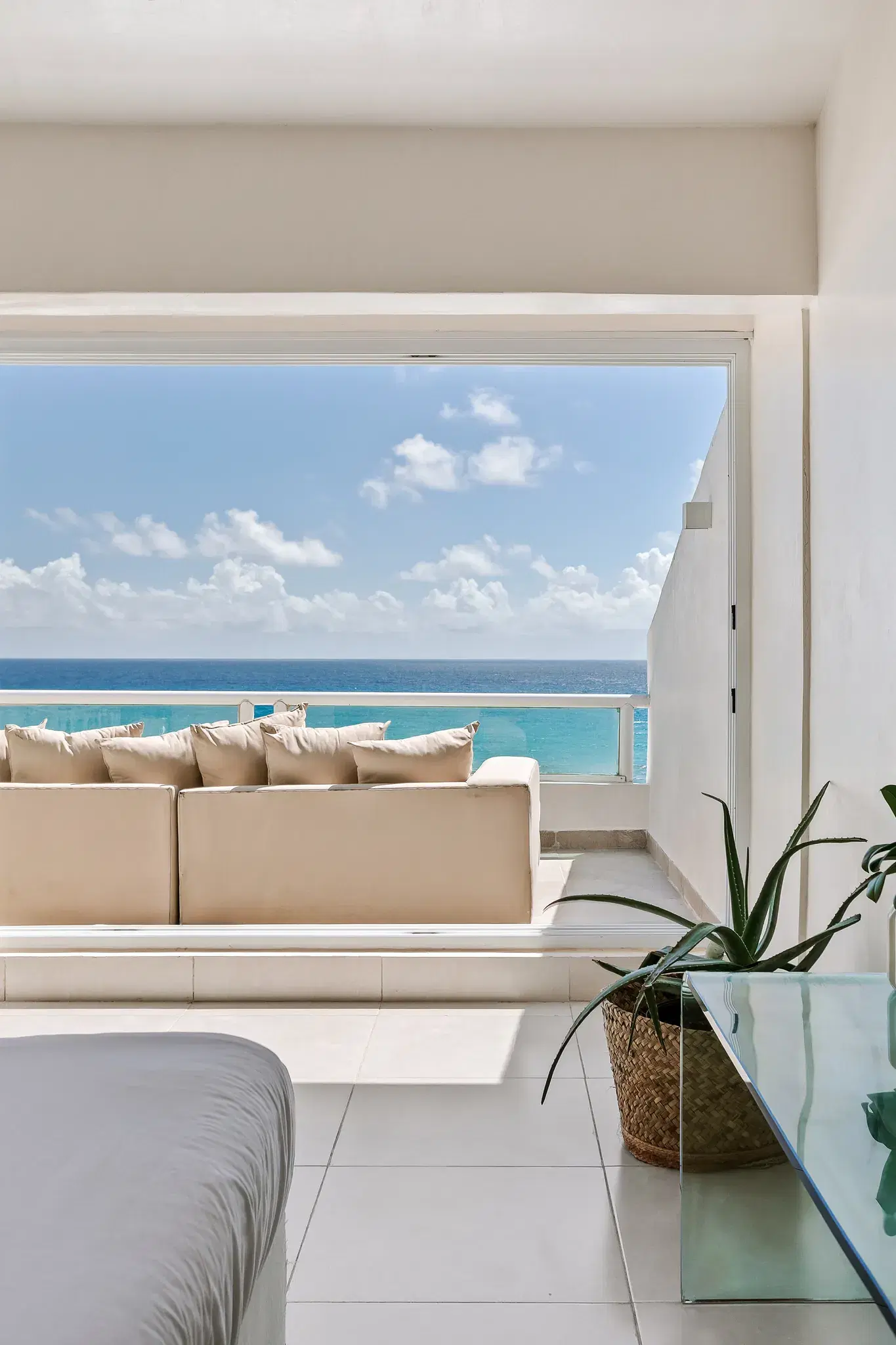 Oceanfront Bliss – Caribbean Views & Balcony 2